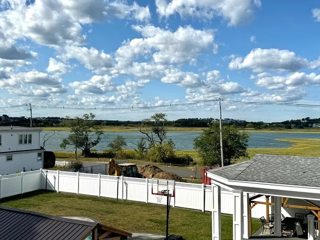 $3,100 | 44 Fairview Street, Unit 2, Winthrop, MA 02152