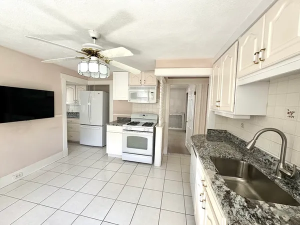 $3,100 | 44 Fairview Street, Unit 2, Winthrop, MA 02152