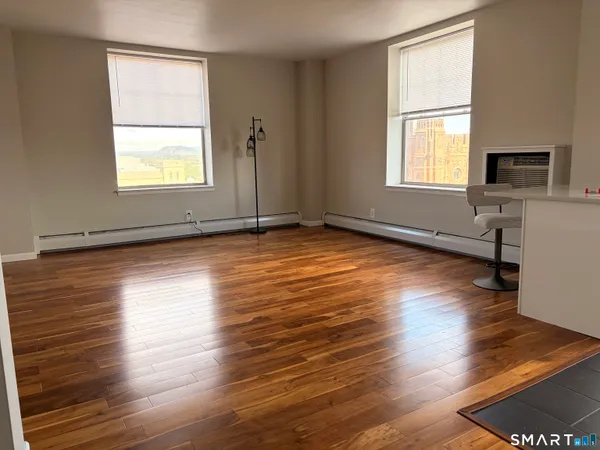 $2,050 | 265 College Street, Unit 9F, New Haven, CT 06510