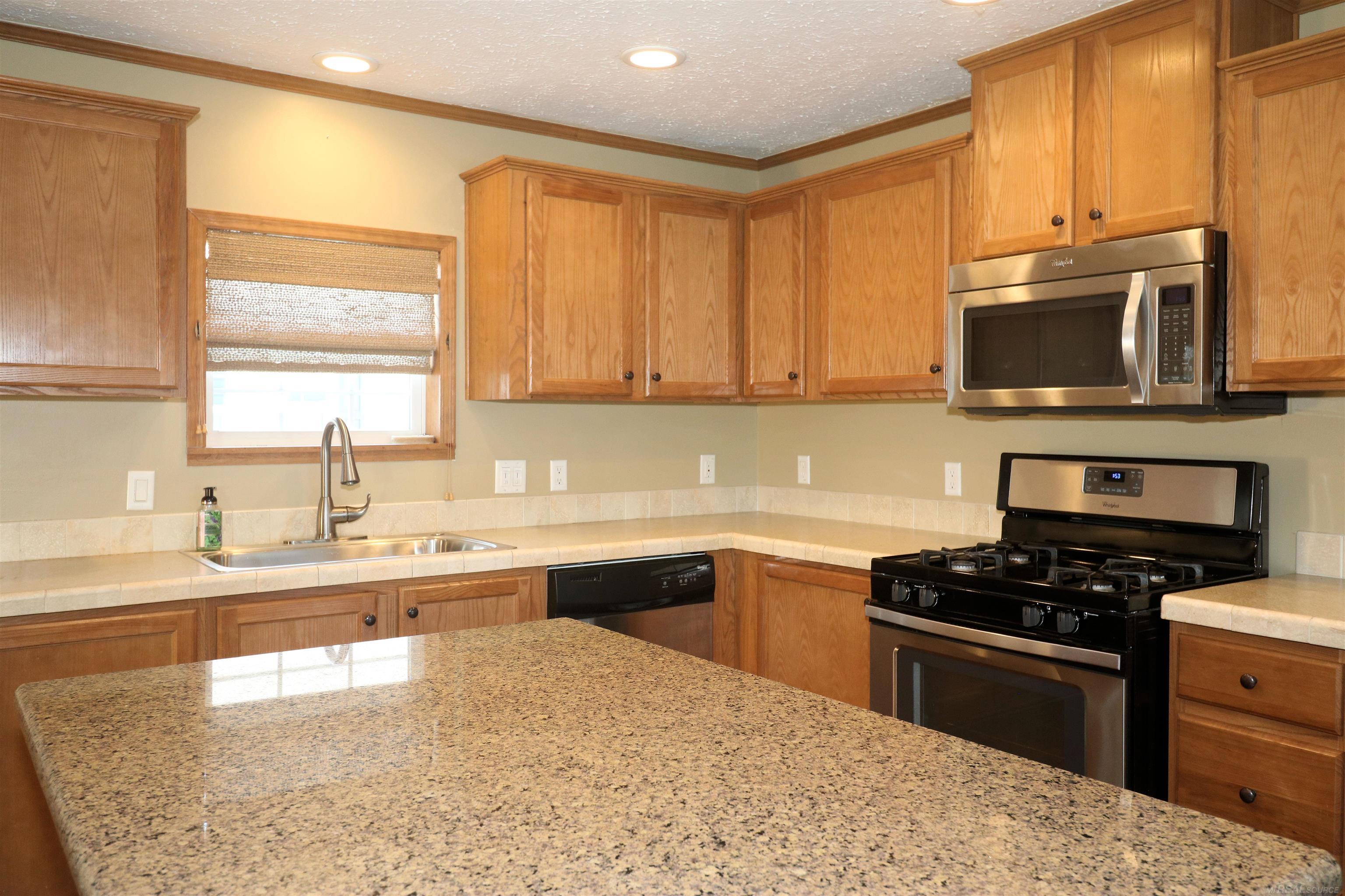 2545 Lakeshore Road, Unit 24 Applegate, MI 48401 - Photo 8 of 36 Gallery Image 8
