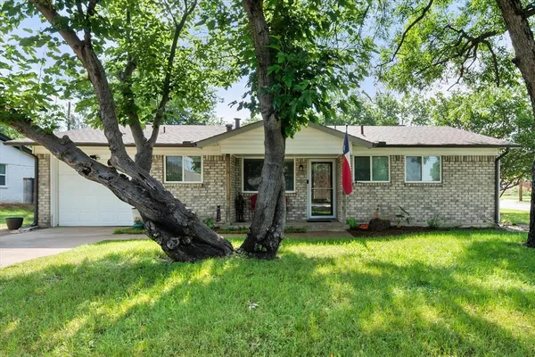 $249,900 | 5900 Plum Street, Watauga, TX 76148