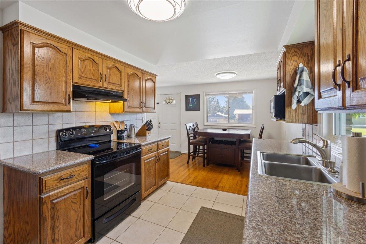 3018 West Decatur Avenue Spokane, WA 99205 - Photo 9 of 28 Gallery Image 9