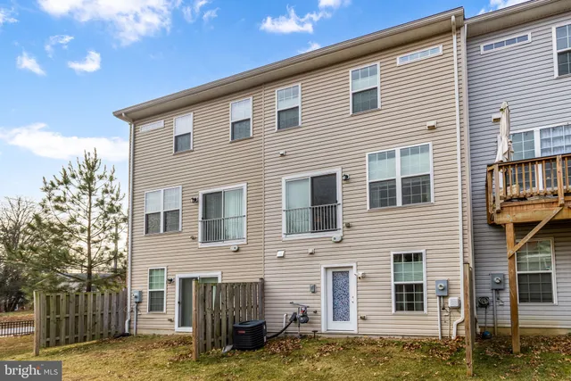 $520,000 | 1592 Dorothy Lane, Woodbridge, VA 22191