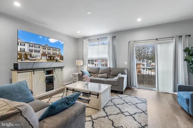 $520,000 | 1592 Dorothy Lane, Woodbridge, VA 22191