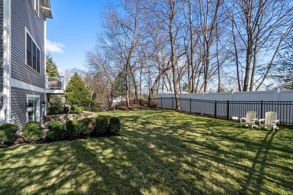 11 Crown Ridge Road Wellesley, MA 02482 - Photo 2 of 35