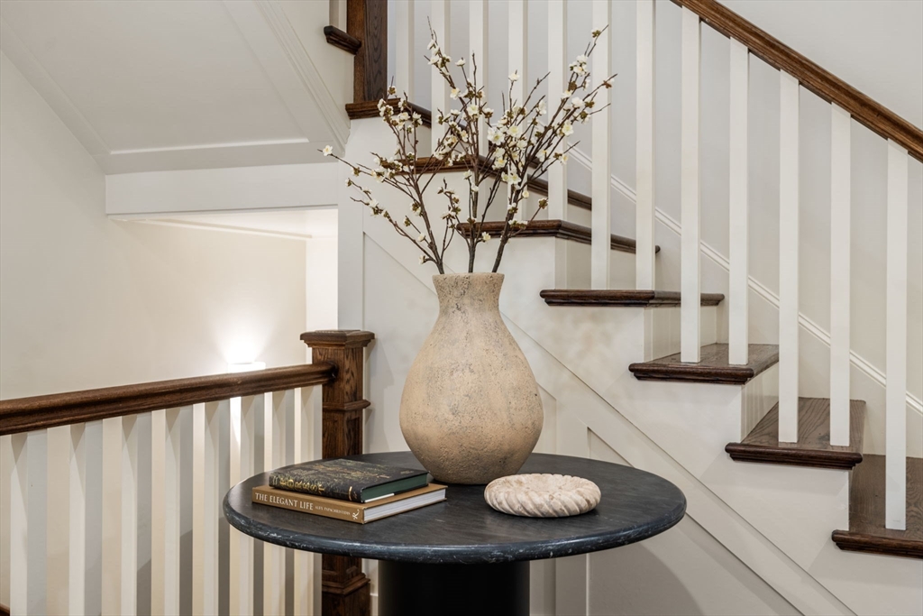 11 Crown Ridge Road Wellesley, MA 02482 - Photo 4 of 35