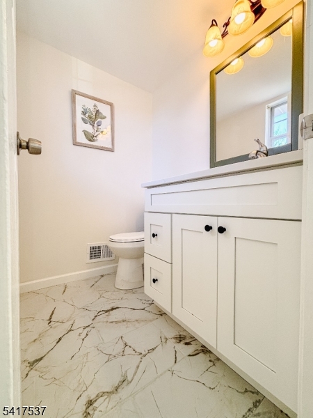 386 Inwood Court Somerset, NJ 08873 - Photo 5 of 34