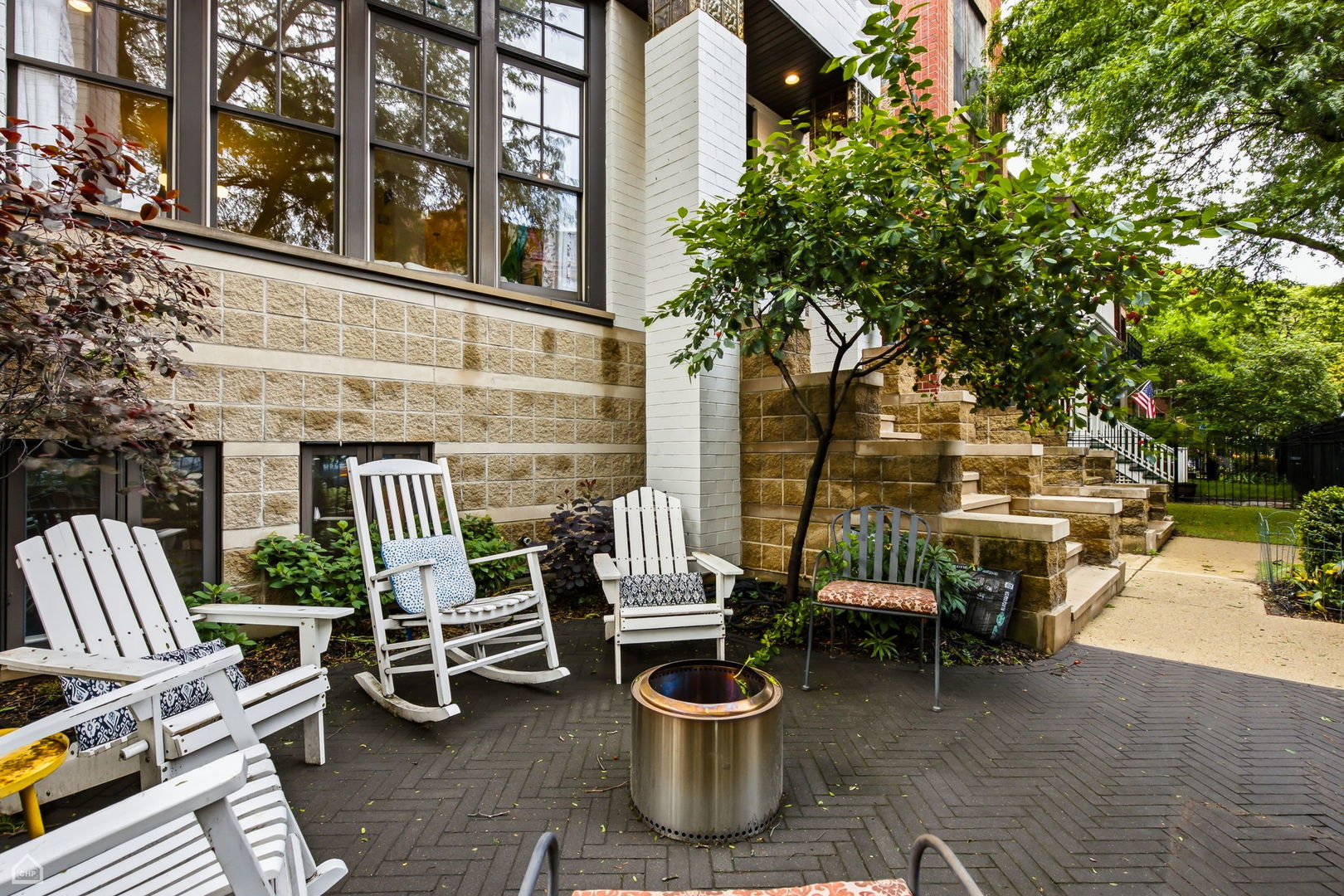 1310 West Roscoe Street Chicago, IL 60657 - Photo 4 of 48