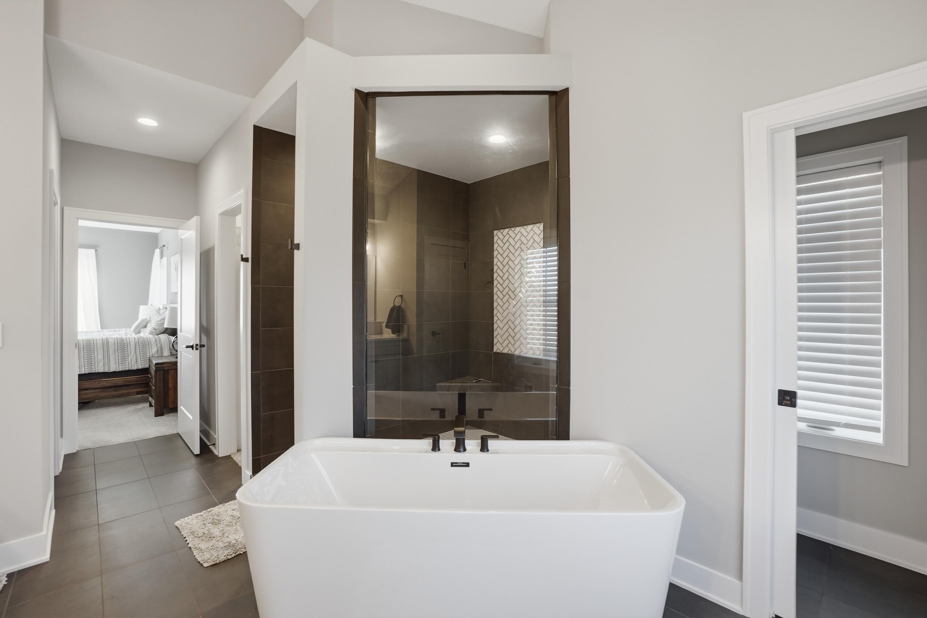 3082 Monona Court Summit, WI 53066 - Photo 23 of 42 Primary Bathtub