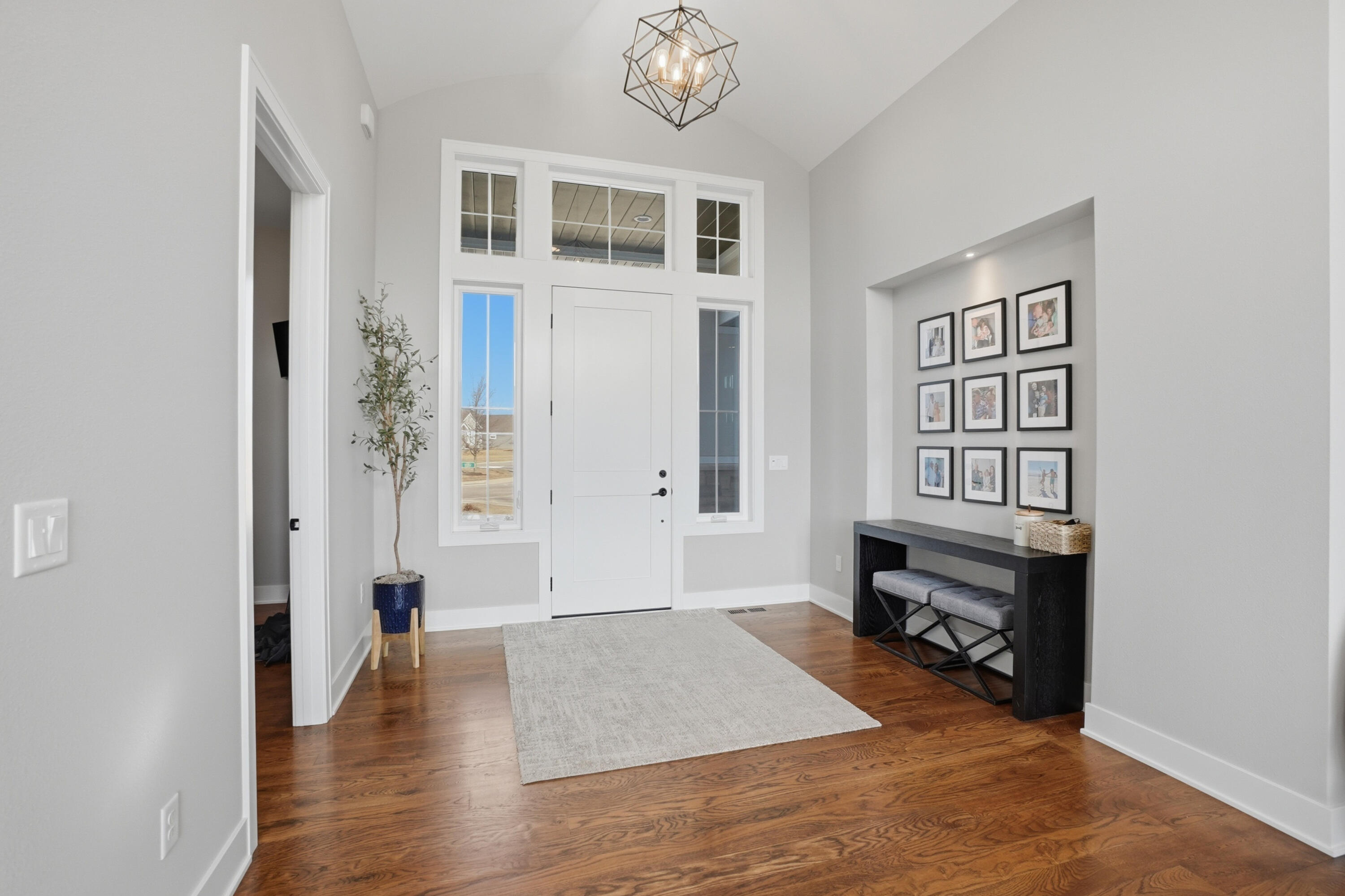 3082 Monona Court Summit, WI 53066 - Photo 4 of 42 Foyer