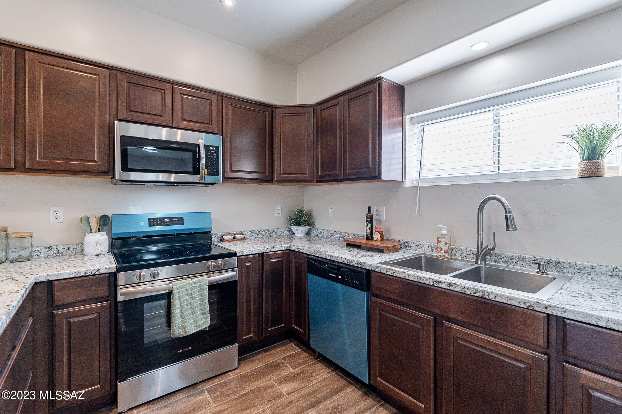 2813 North Swan Road Tucson, AZ 85712 - Photo 6 of 37 Gallery Image 6