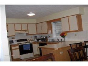 30 Charter Street, Unit 7 Exeter, NH 03833 - Photo 3 of 5 Gallery Image 3