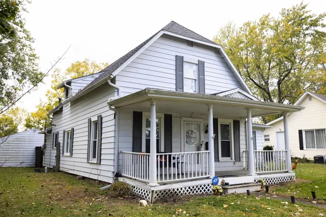 $169,900 | 2421 South Market Street, Yorktown, IN 47396