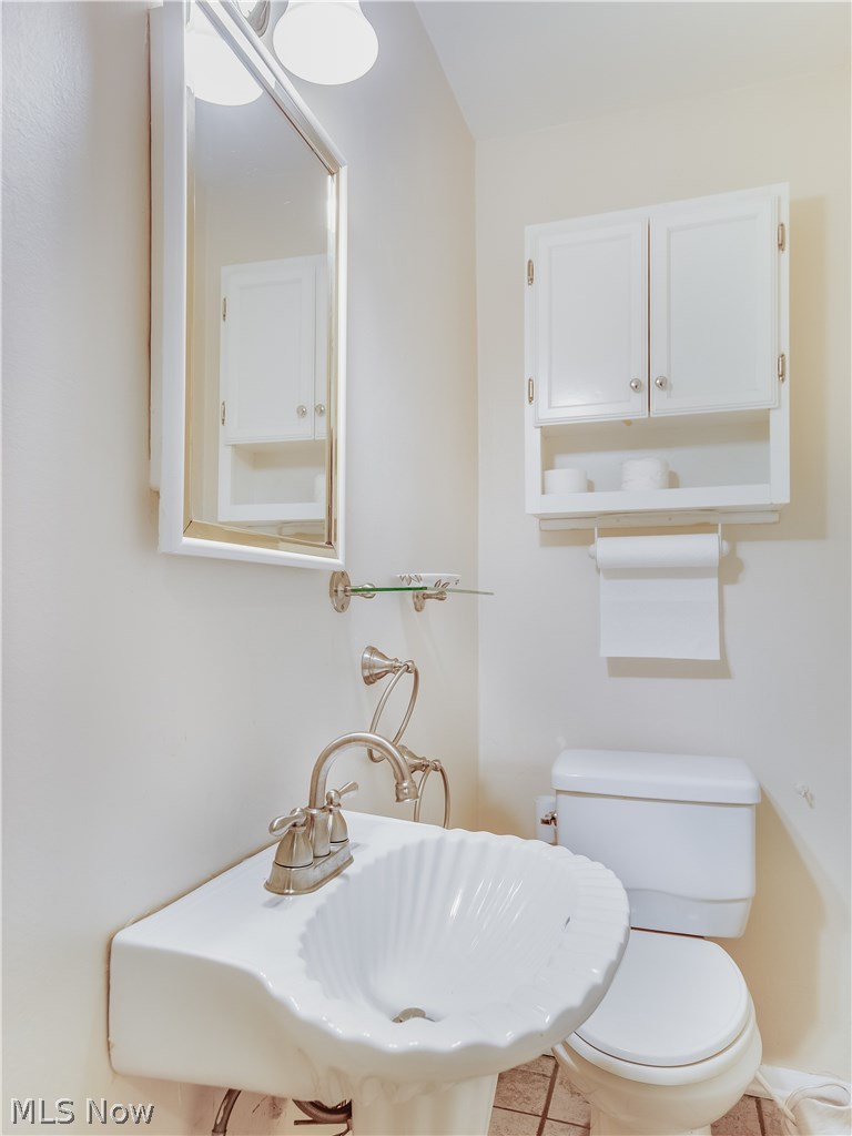 1072 Brandon Road Cleveland, OH 44112 - Photo 19 of 24 Half Bathroom.