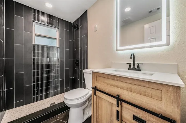 $2,600 | 2220 West Ohio Avenue, Tampa, FL 33607