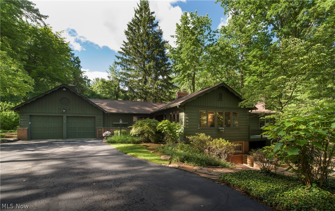 134 North Revere Road Akron, OH 44333 - Photo 1 of 46 Welcome to 134 N Revere Rd