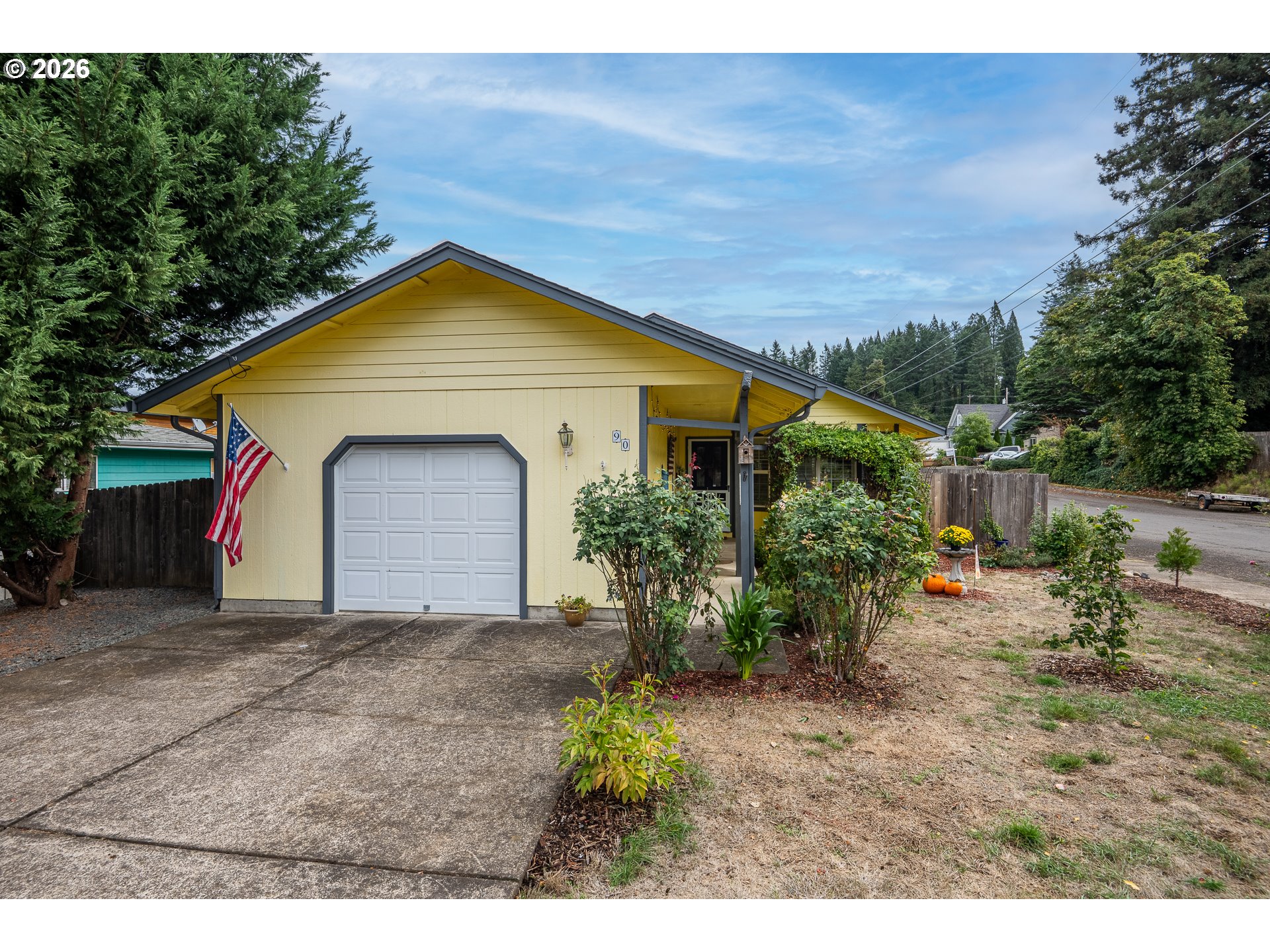90 South 17th Street Cottage Grove, OR 97424 - Photo 2 of 23 a view of backyard with garden and patio