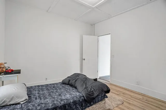 $209,000 | 2802 North Girard Avenue, Minneapolis, MN 55411