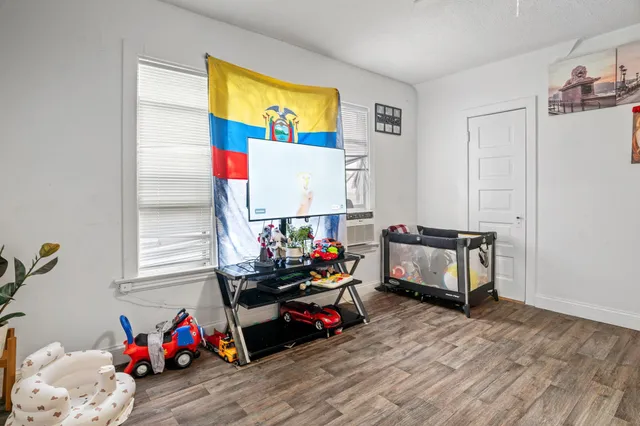 $209,000 | 2802 North Girard Avenue, Minneapolis, MN 55411