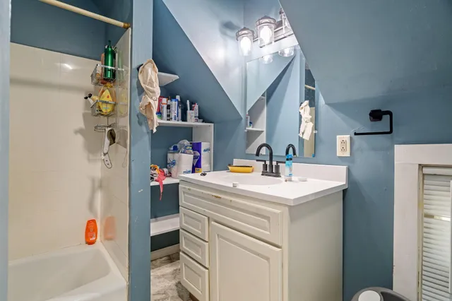 $209,000 | 2802 North Girard Avenue, Minneapolis, MN 55411