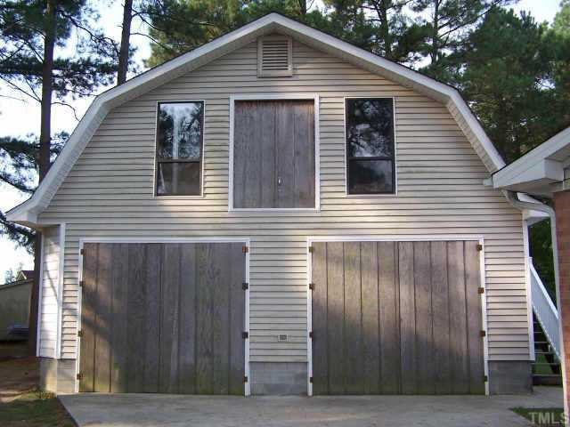 LARGE 2 STORY GARAGE WIRED WITH SEPARATE ENTRANCE TO UPSTAIRS Other