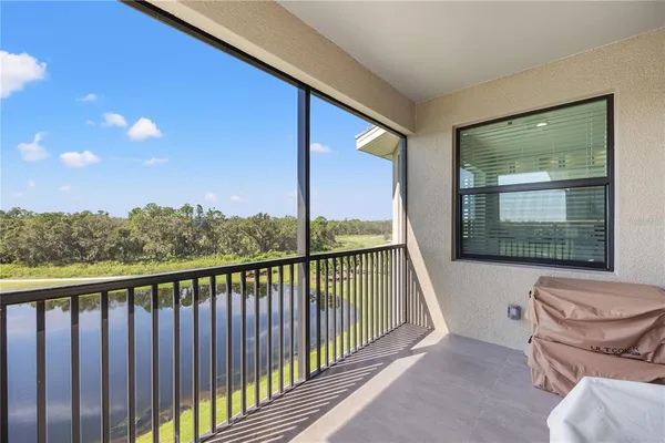 $5,000 | 18114 Gawthrop Drive, Unit 402, Lakewood Ranch, FL 34211