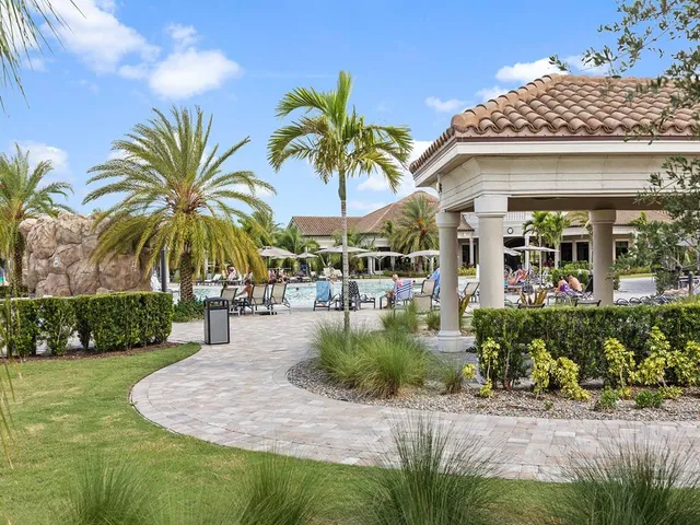 $4,500 | 18114 Gawthrop Drive, Unit 402, Lakewood Ranch, FL 34211