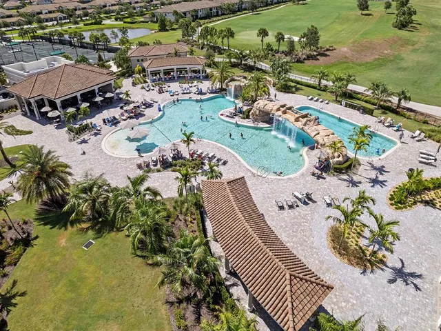 $4,500 | 18114 Gawthrop Drive, Unit 402, Lakewood Ranch, FL 34211