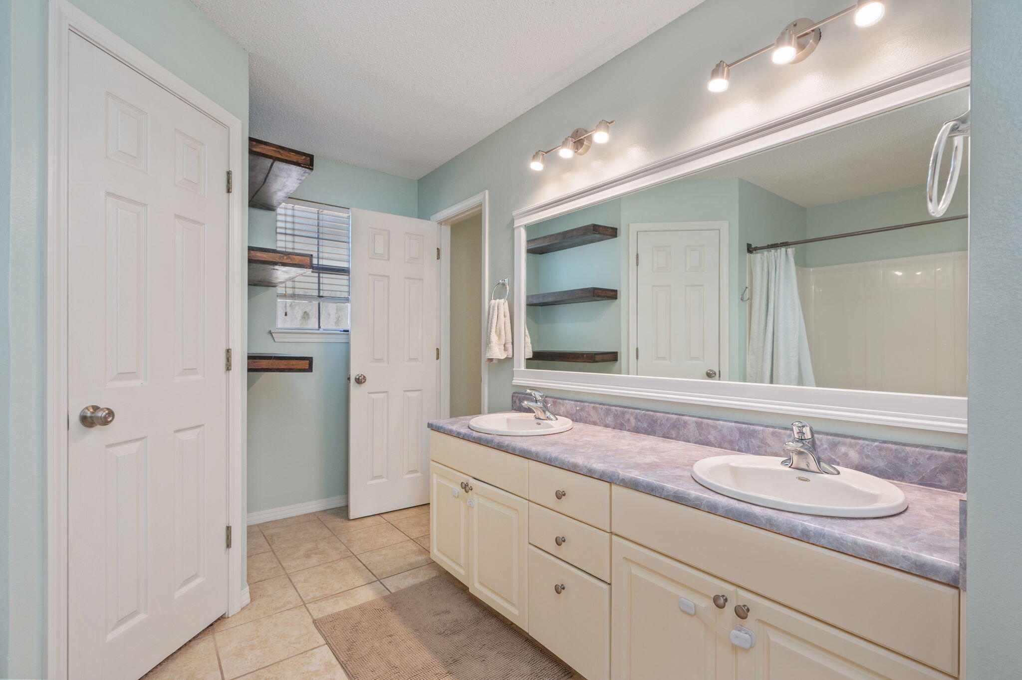 2702 Beacon Court Navarre, FL 32566 - Photo 13 of 34 18-web-or-mls-2702-beacon-ct