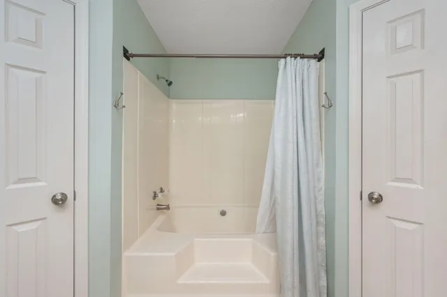 $2,195 | 2702 Beacon Court, Navarre, FL 32566