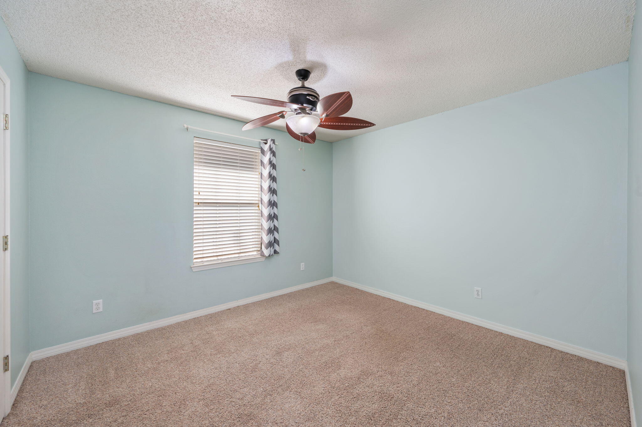 2702 Beacon Court Navarre, FL 32566 - Photo 15 of 34 20-web-or-mls-2702-beacon-ct