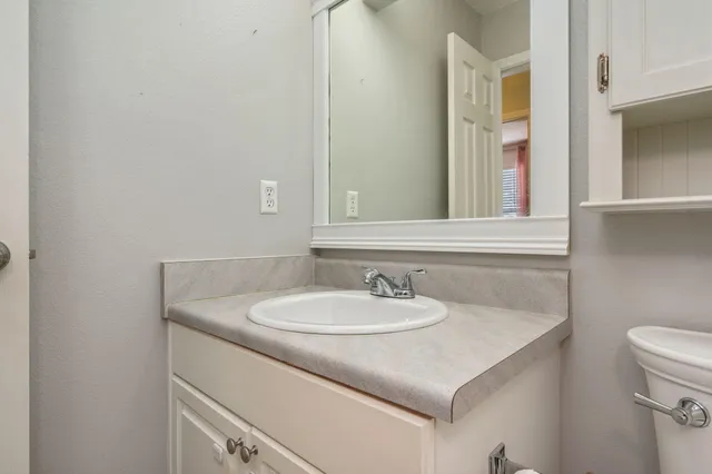 $2,195 | 2702 Beacon Court, Navarre, FL 32566