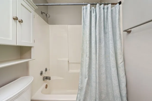 $2,195 | 2702 Beacon Court, Navarre, FL 32566