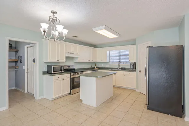 $2,195 | 2702 Beacon Court, Navarre, FL 32566