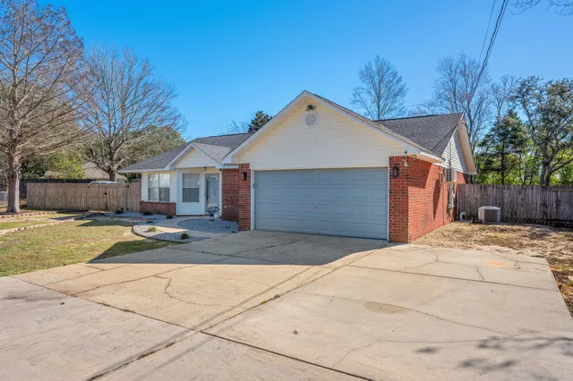 $2,195 | 2702 Beacon Court, Navarre, FL 32566