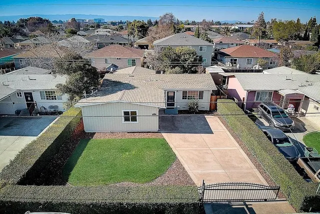 $4,300 | 463 Larkspur Drive, East Palo Alto, CA 94303