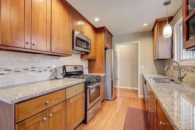 $4,300 | 463 Larkspur Drive, East Palo Alto, CA 94303