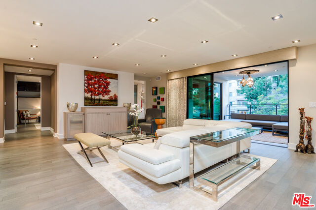 432 North Oakhurst Drive, Unit 407 Beverly Hills, CA 90210 - Photo 13 of 38