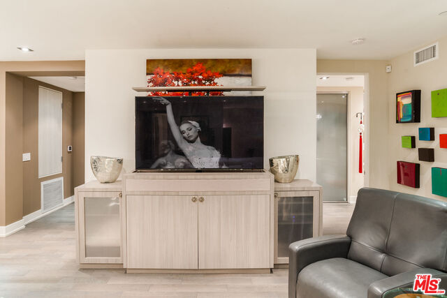 432 North Oakhurst Drive, Unit 407 Beverly Hills, CA 90210 - Photo 22 of 38