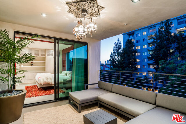 432 North Oakhurst Drive, Unit 407 Beverly Hills, CA 90210 - Photo 5 of 38