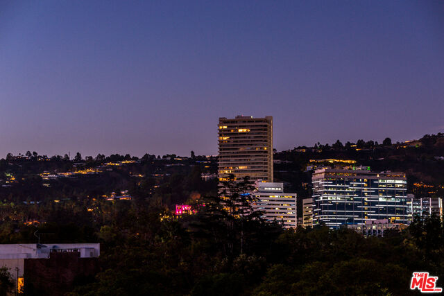 432 North Oakhurst Drive, Unit 407 Beverly Hills, CA 90210 - Photo 6 of 38