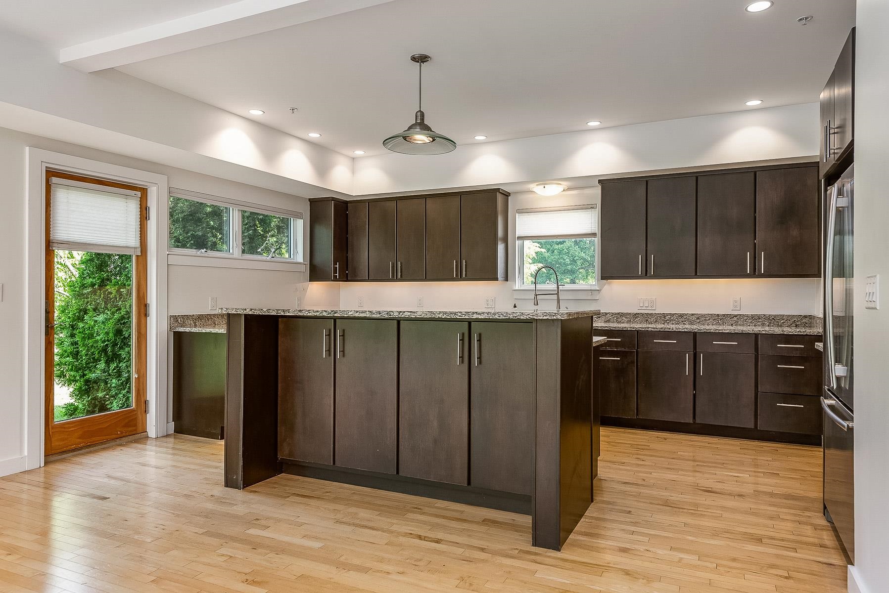 659 Dennett Street, Unit 1 Portsmouth, NH 03801 - Photo 5 of 28