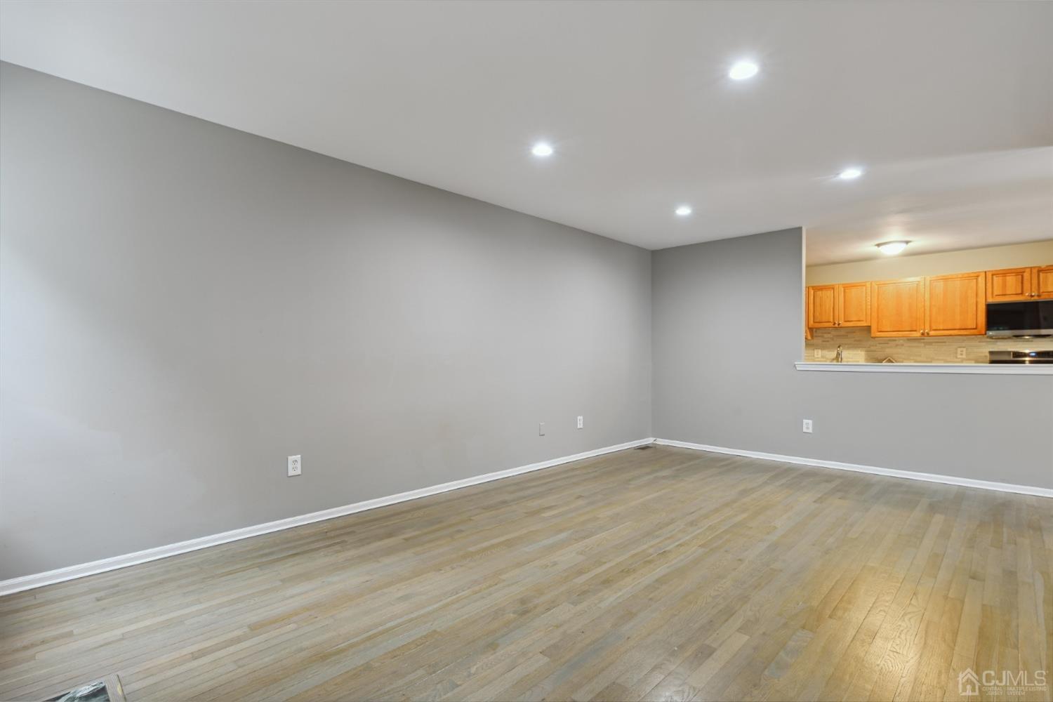 268 Retta Court Piscataway, NJ 08854 - Photo 12 of 44 Gallery Image 12