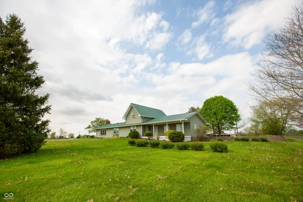 $640,000 | 8335 North 750 West, Fairland, IN 46126