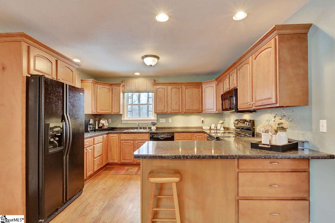 415 Tanner Road Taylors, SC 29687 - Photo 9 of 36 Gallery Image 9