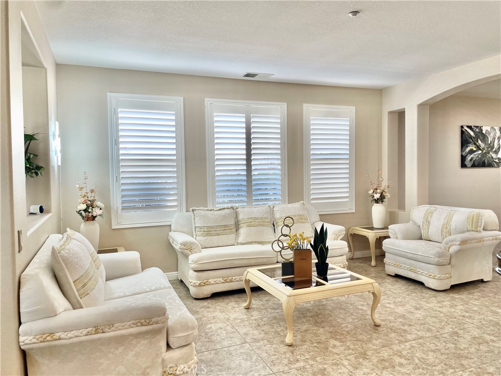 8004 Palm View Lane Riverside, CA 92508 - Photo 12 of 60