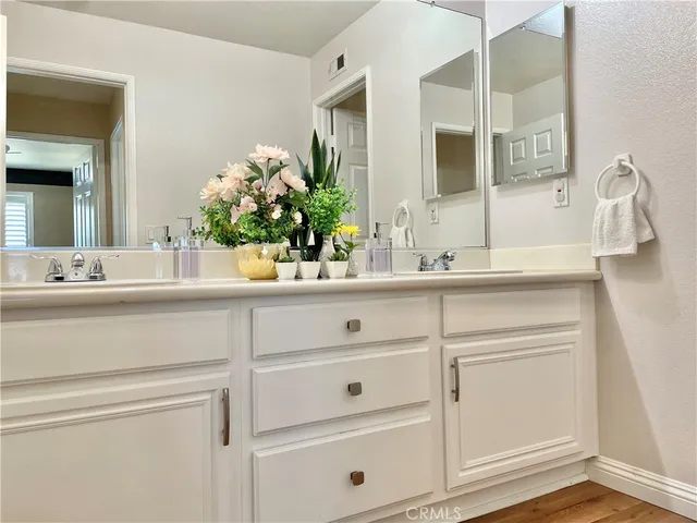 $949,999 | 8004 Palm View Lane, Riverside, CA 92508