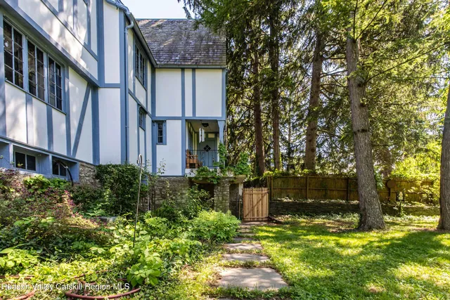 $1,150,000 | 2 Malden Avenue, Saugerties, NY 12477