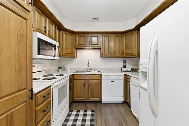 $169,900 | 1412 West Stone Boulevard, Raymore, MO 64083