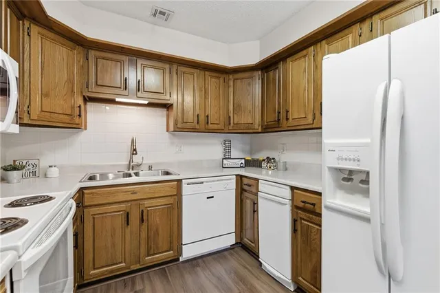 $169,900 | 1412 West Stone Boulevard, Raymore, MO 64083